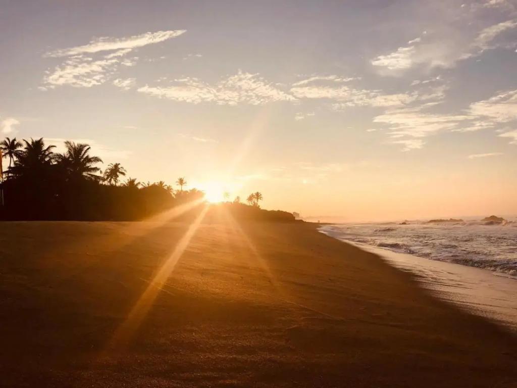 Ravana - Beach 1*