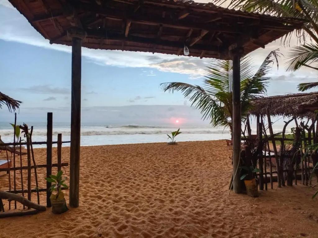 Ravana - Beach 1*