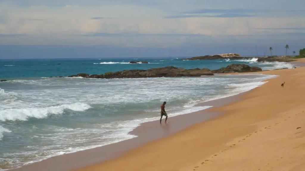 Ravana - Beach 1*