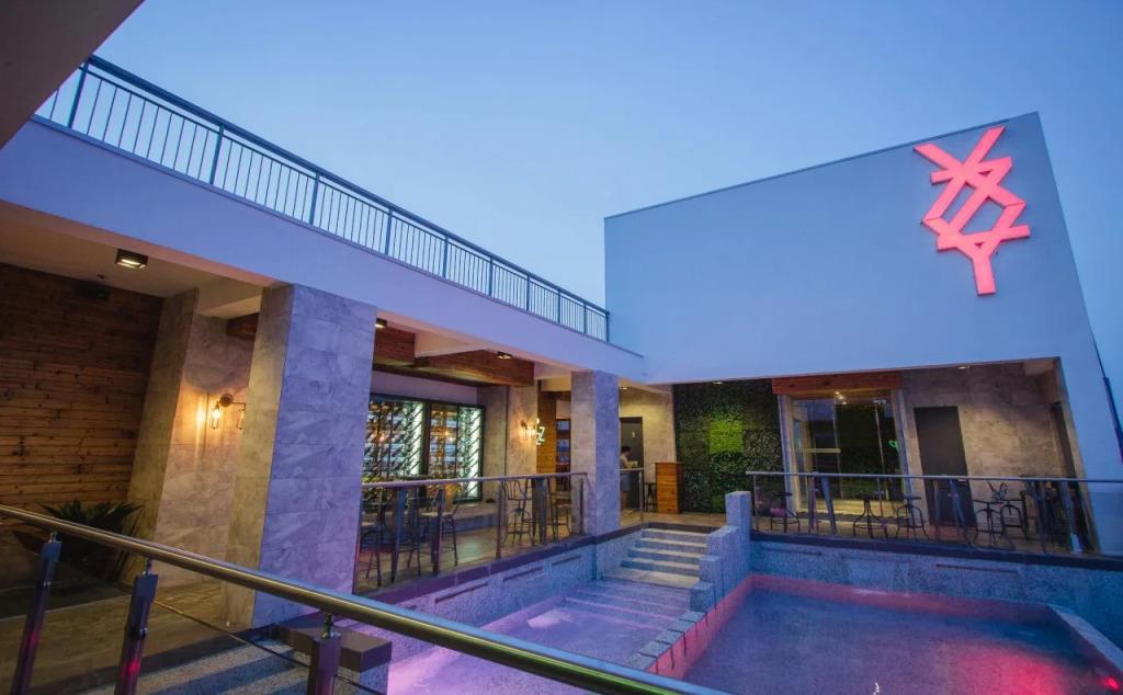Hotel XYZ 3*