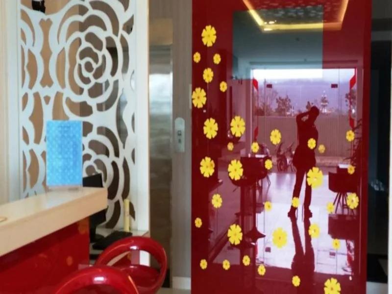 Red Beach Hotel 0*