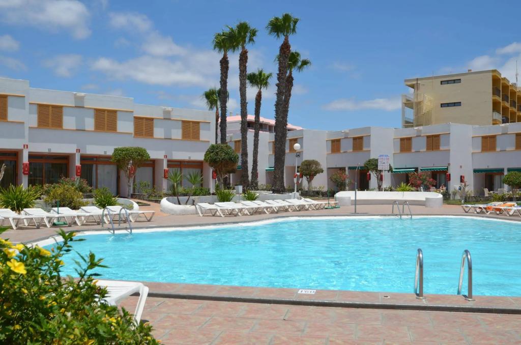 Las Brisas 0*