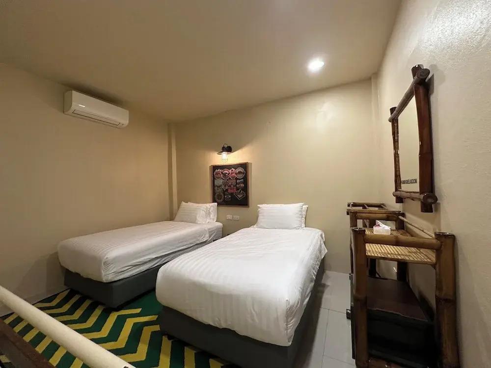 Sawasdee Lagoon Camping & Restaurant 2*