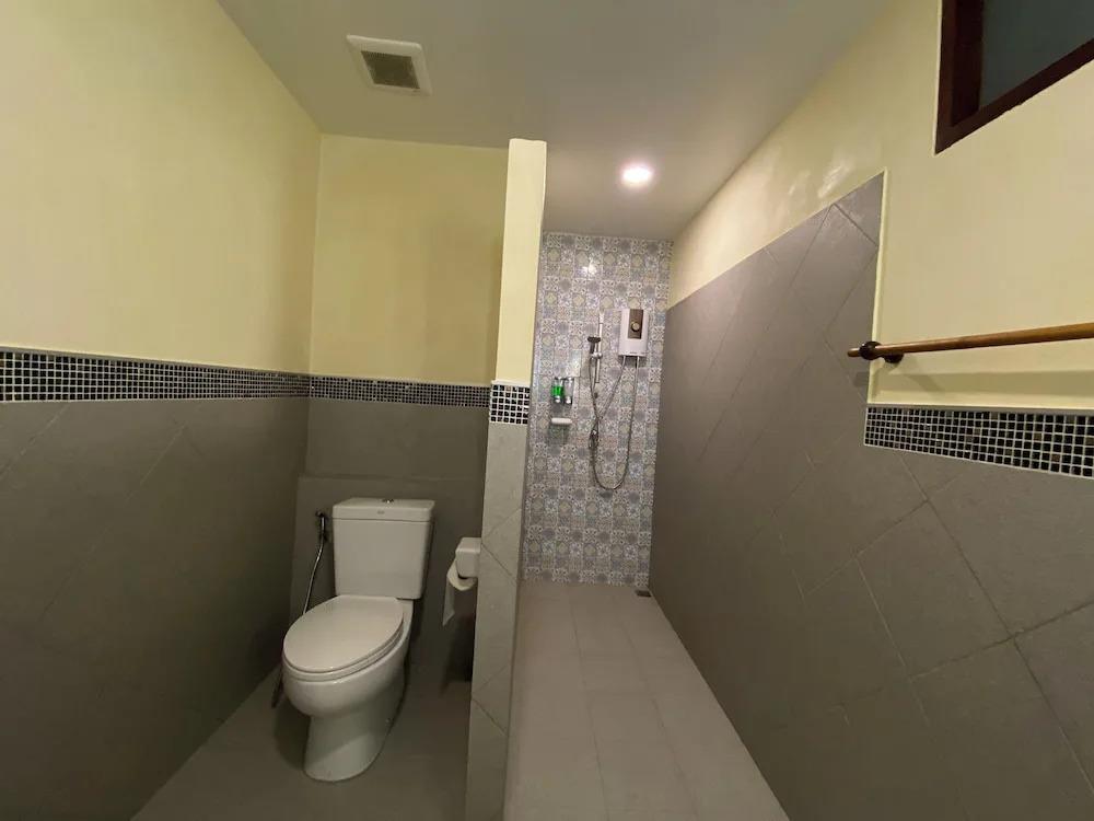 Sawasdee Lagoon Camping & Restaurant 2*