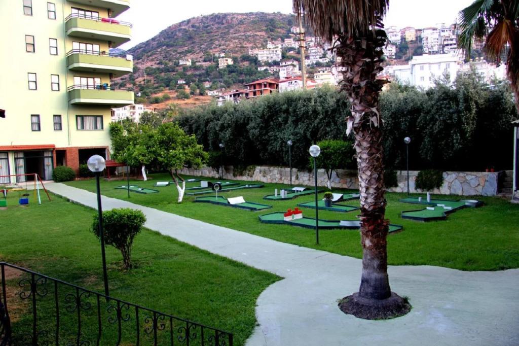 Green Park 3*