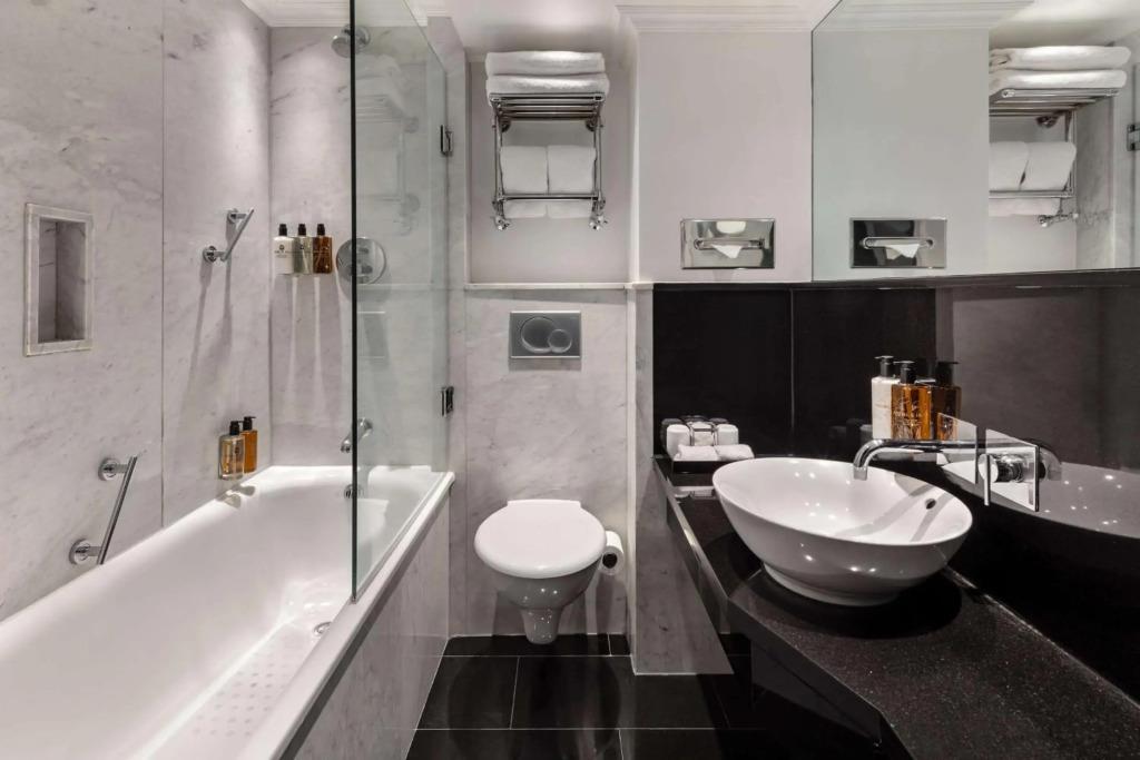 Отель Al Marwa Rayhaan by Rotana 5*