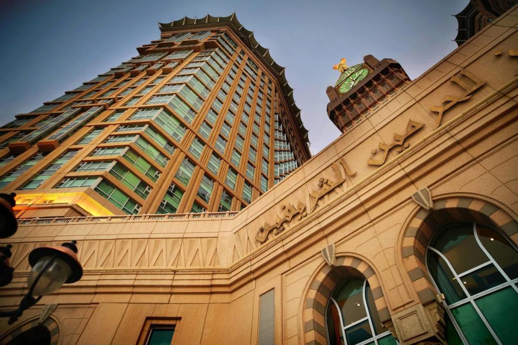 Отель Al Marwa Rayhaan by Rotana 5*