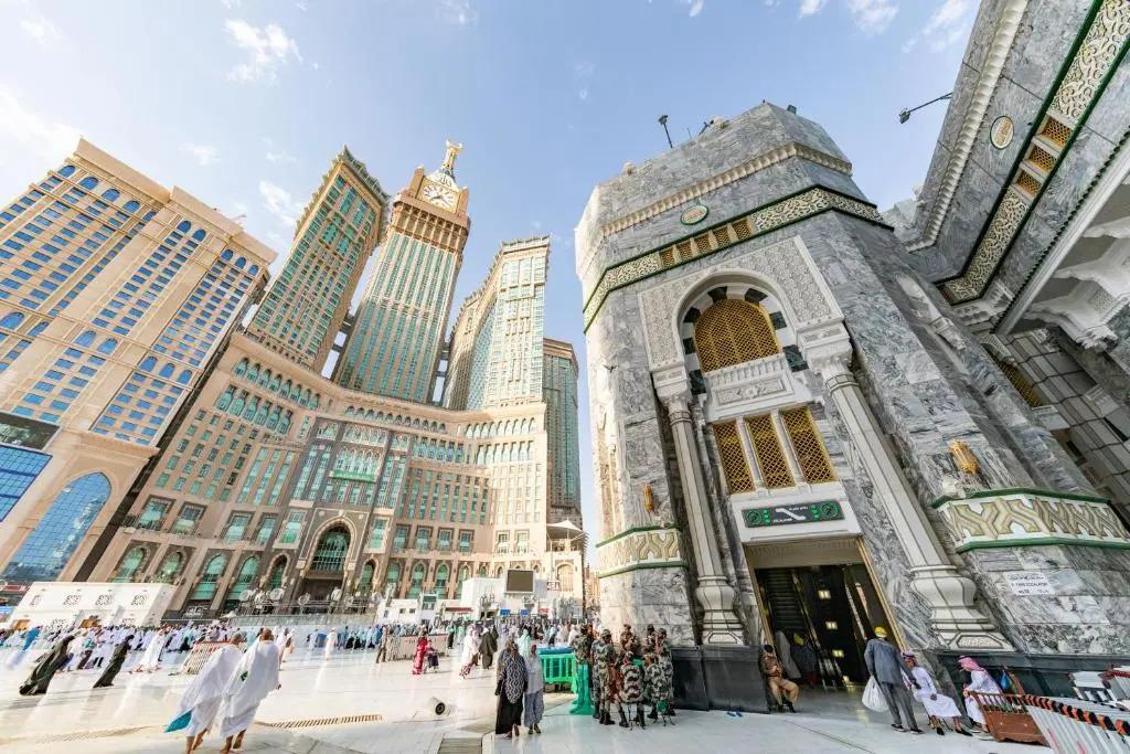 Отель Al Marwa Rayhaan by Rotana 5*