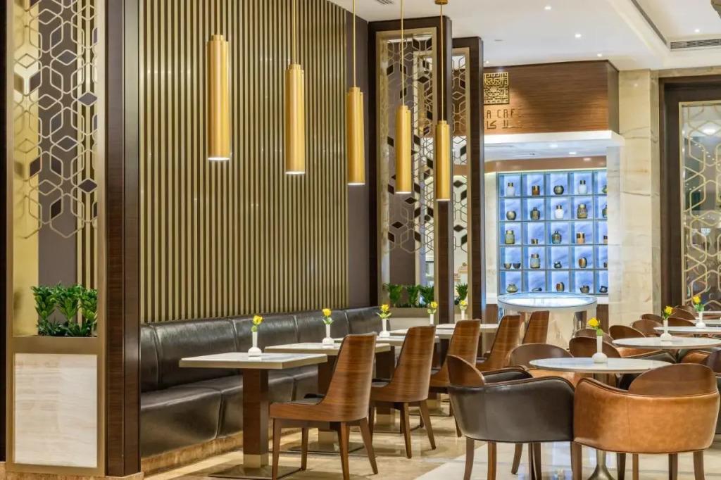 Отель Al Marwa Rayhaan by Rotana 5*