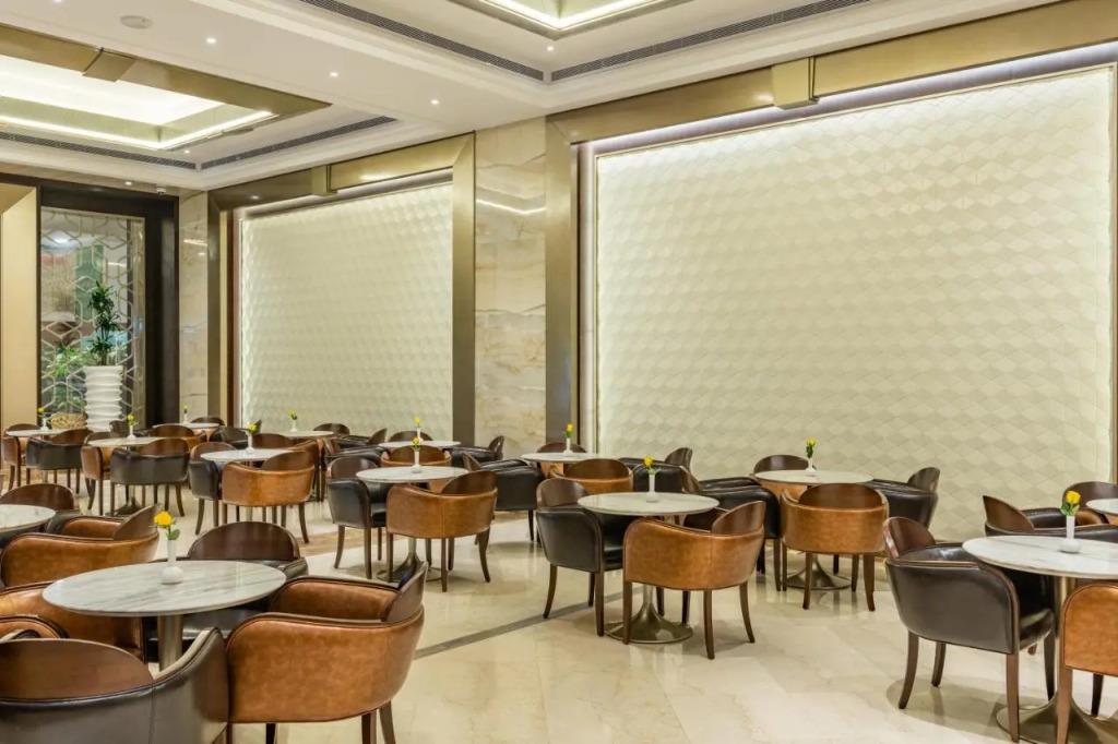 Отель Al Marwa Rayhaan by Rotana 5*