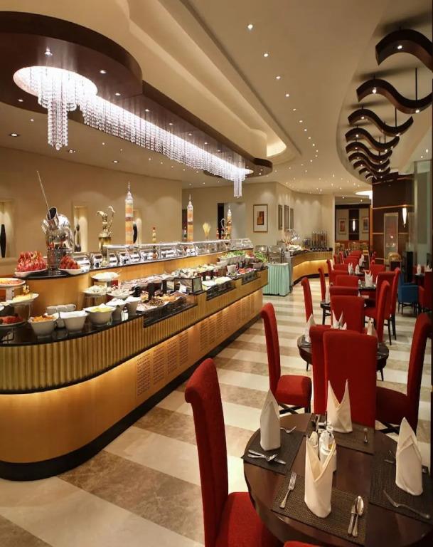 Отель Al Marwa Rayhaan by Rotana 5*