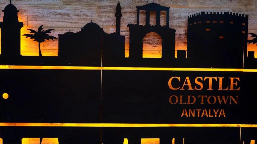 Castle Old Town 3*