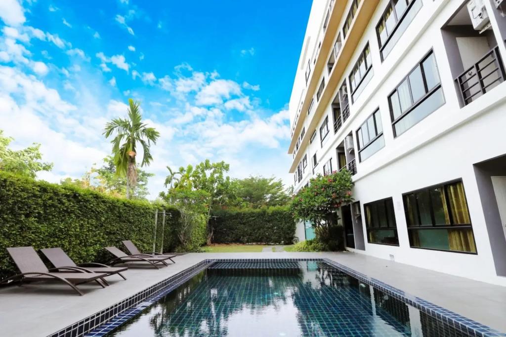 S4 Nai Yang Beach Phuket (SHA Plus+) 4*