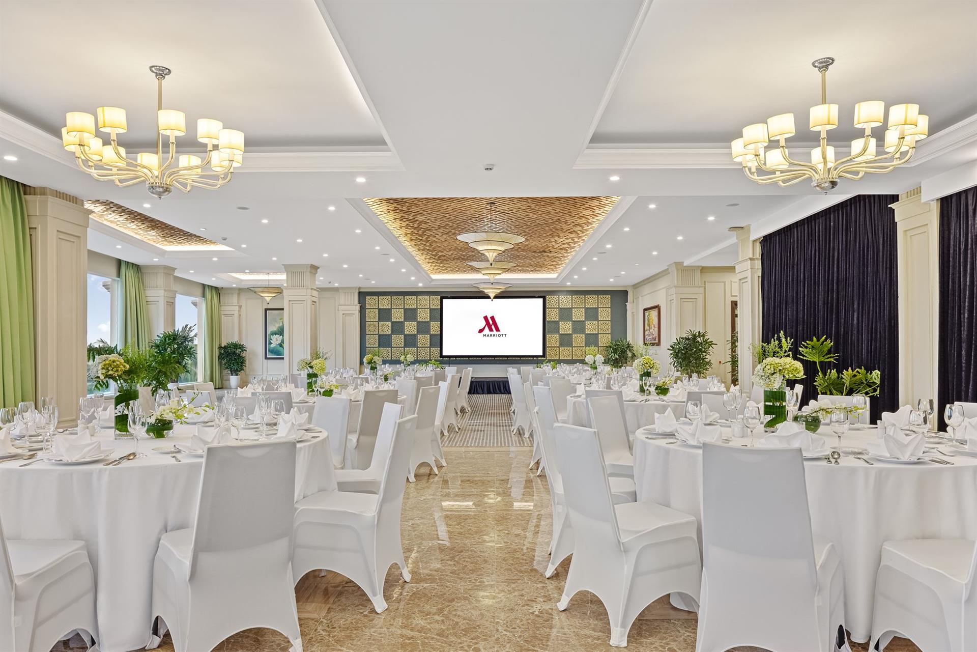 Danang Marriott Resort & Spa, Non Nuoc Beach Villas 5*