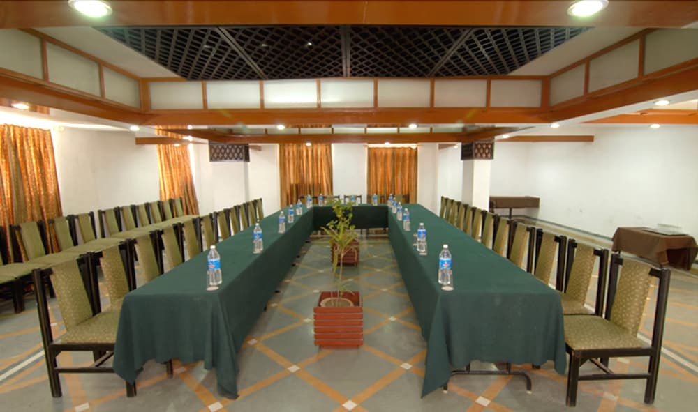 Hotel Chanakya Inn 3*