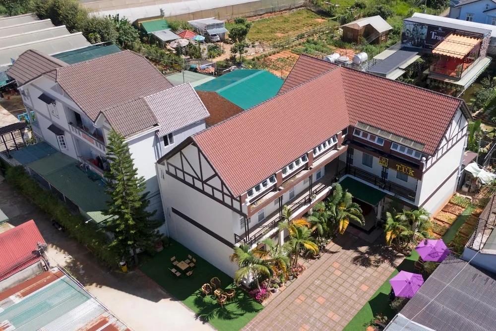 TUK Hotel 2*