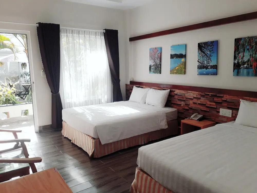 TUK Hotel 2*