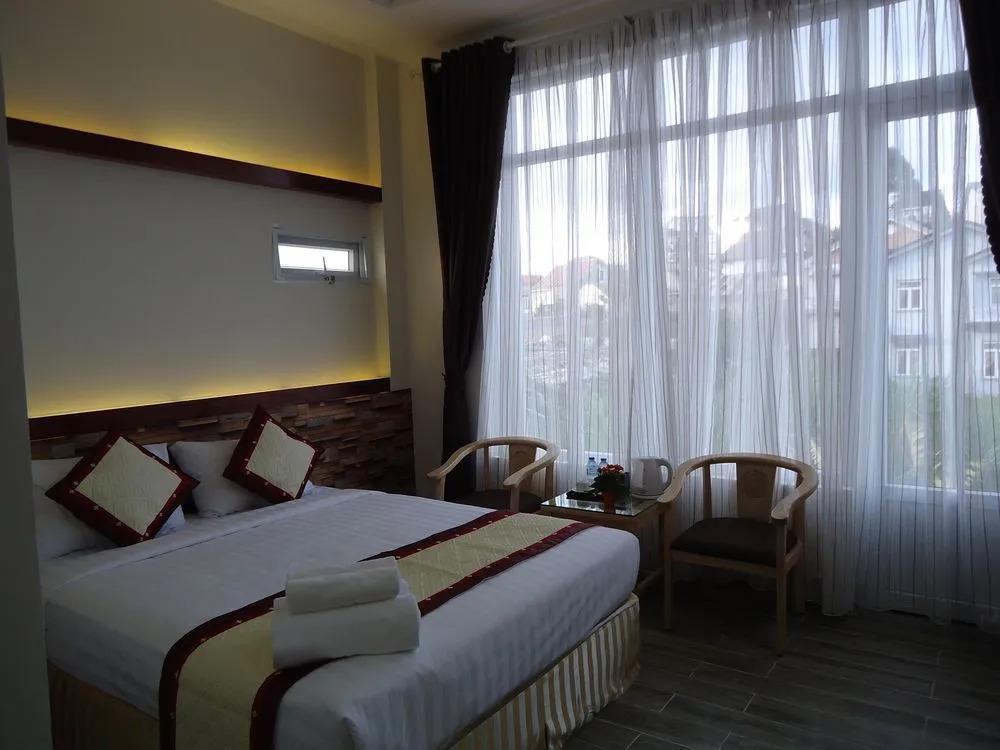 TUK Hotel 2*