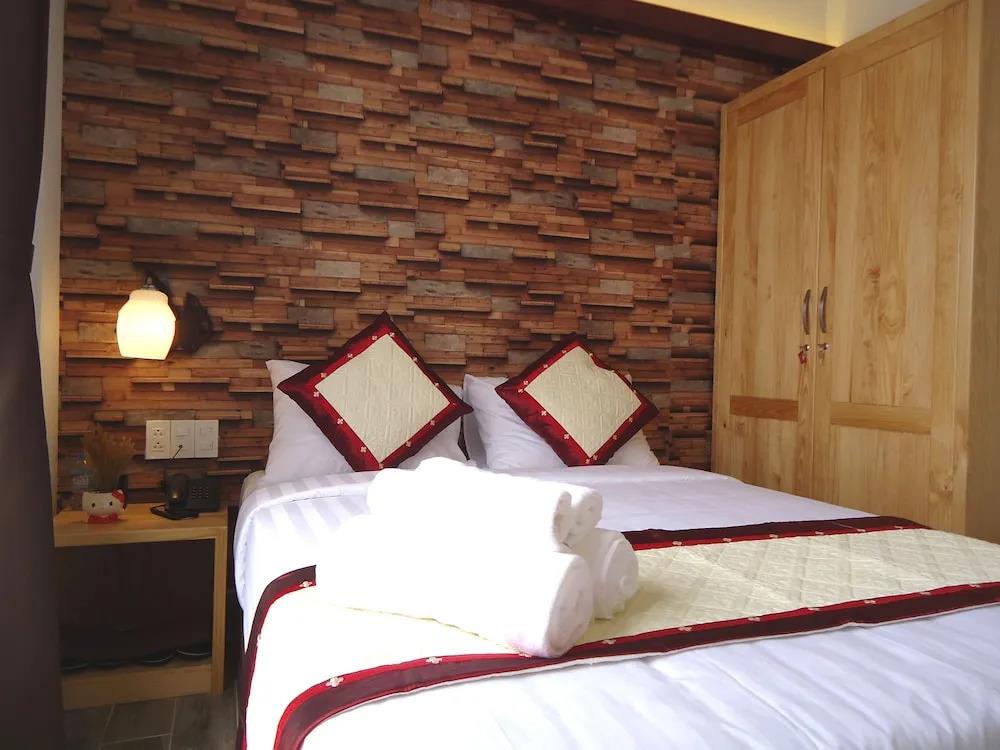 TUK Hotel 2*