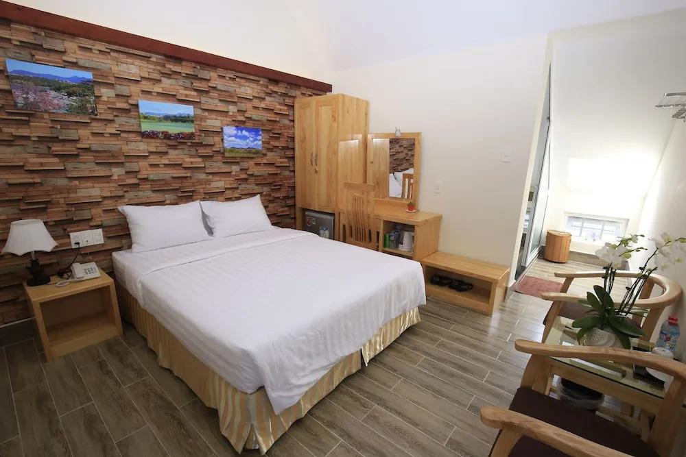 TUK Hotel 2*