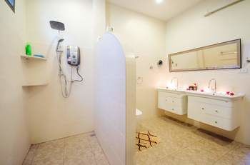 Namphung Phuket 0*