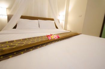 Namphung Phuket 0*