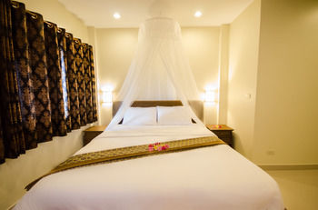 Namphung Phuket 0*