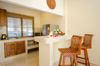 Namphung Phuket 0*