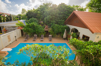 Namphung Phuket 0*