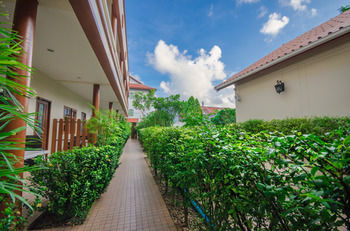 Namphung Phuket 0*