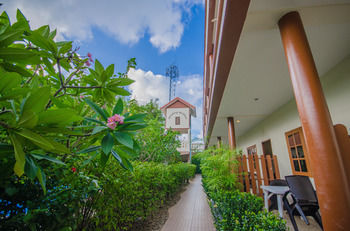 Namphung Phuket 0*