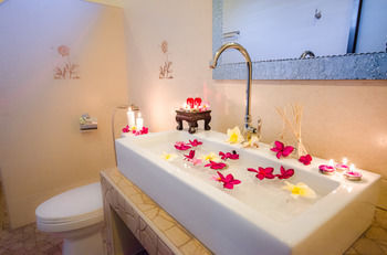 Namphung Phuket 0*