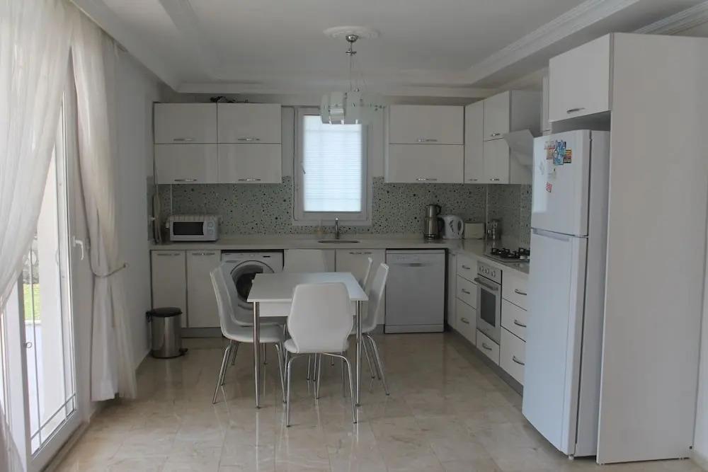 Villa Nuri 0*