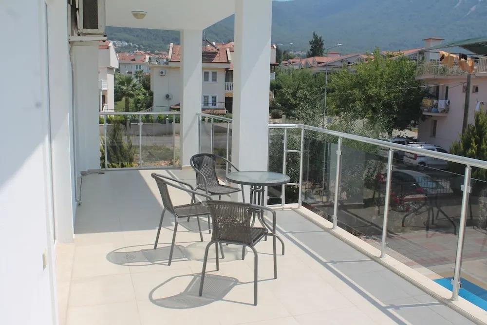 Villa Nuri 0*