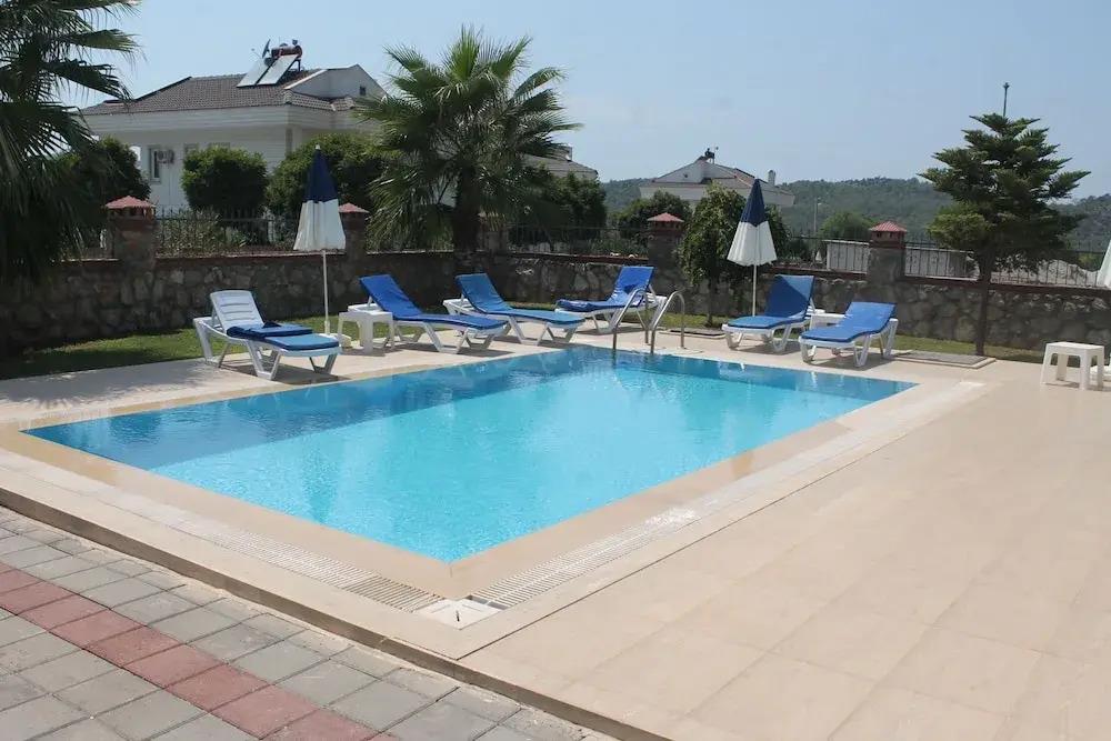 Villa Nuri 0*