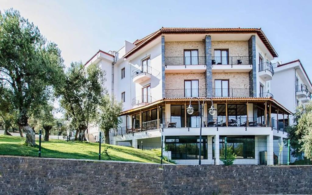 Elaia Thermal & Spa Hotel 0*
