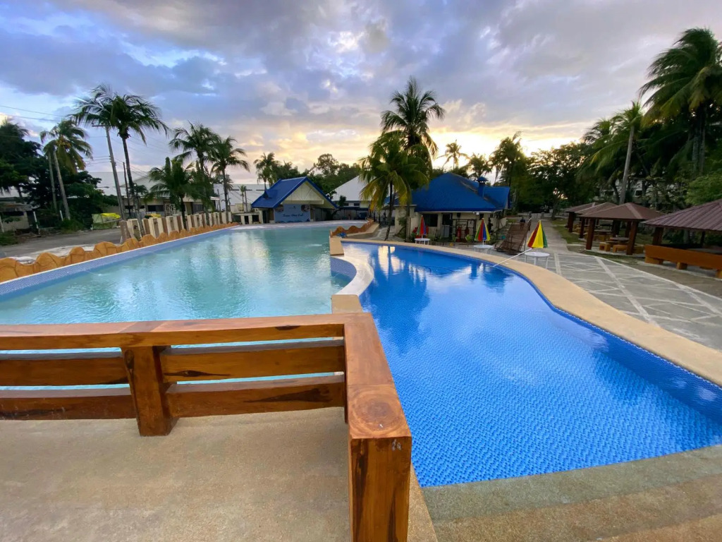 Acacia Hotel Bacolod 3*