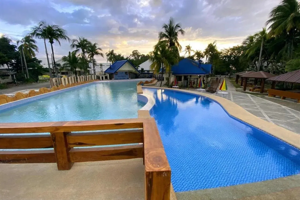 Acacia Hotel Bacolod 3*