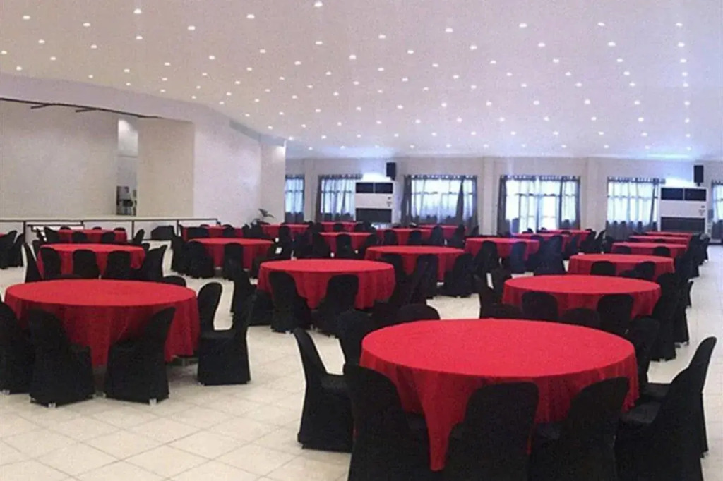 Acacia Hotel Bacolod 3*