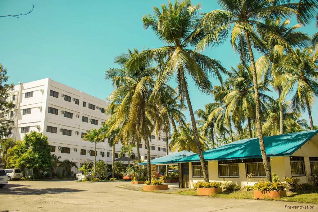 Acacia Hotel Bacolod 3*