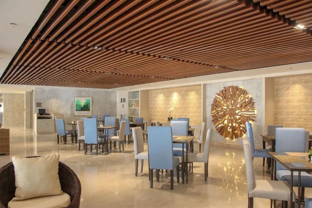 Acacia Hotel Bacolod 3*