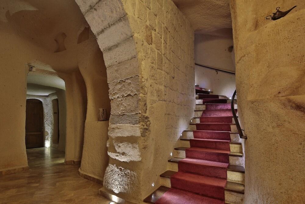 Romance Cave Suites 0*