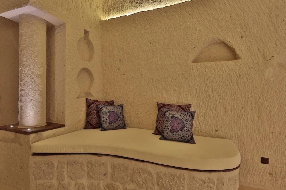 Romance Cave Suites 0*