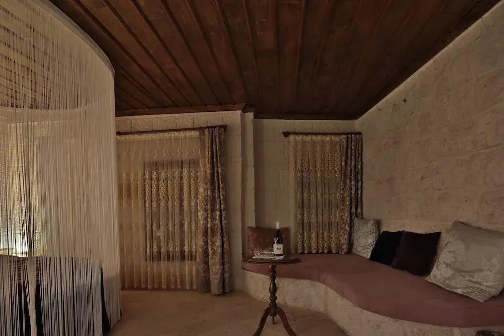 Romance Cave Suites 0*