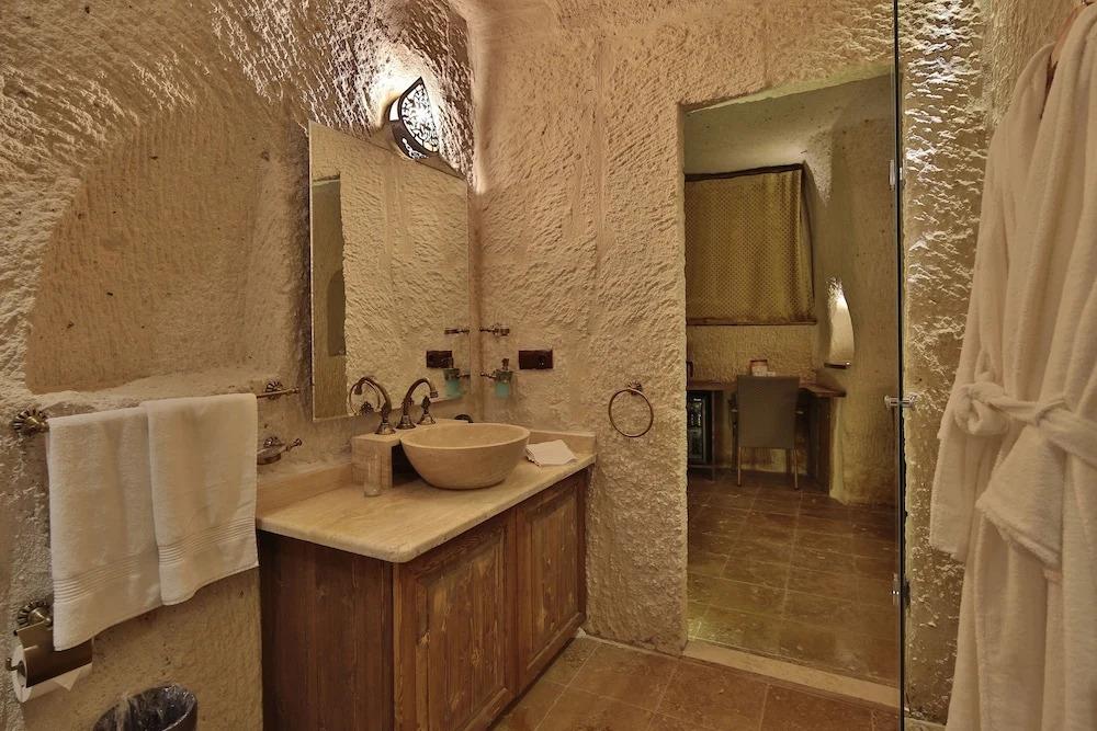 Romance Cave Suites 0*