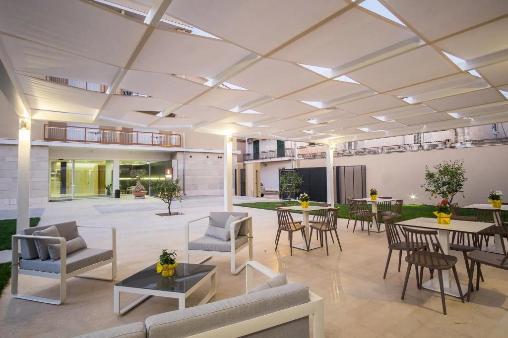 Netum Hotel 4*
