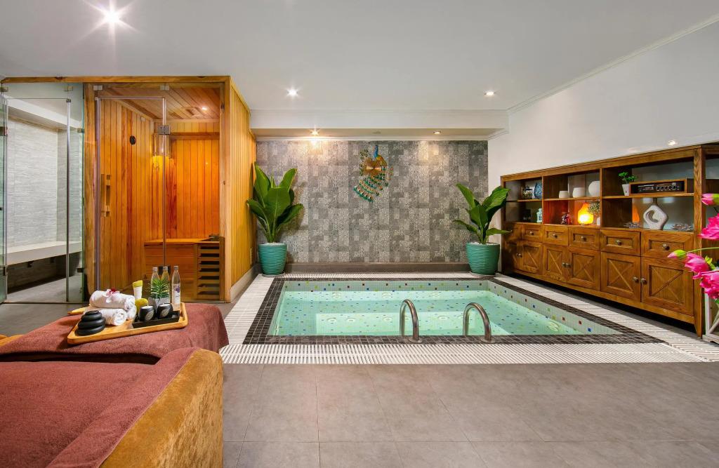 Hanoi Dalvostro Valentino Hotel & Spa 4*