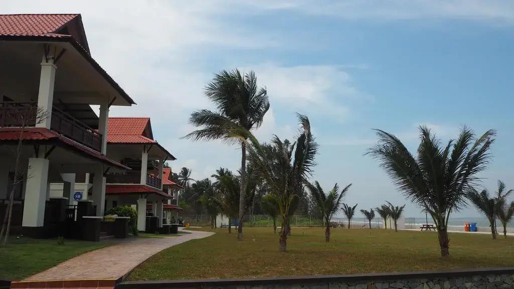 Lotus Seaview Beach Resort 3*