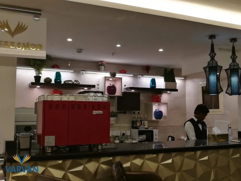 Varvan Hotel 3*