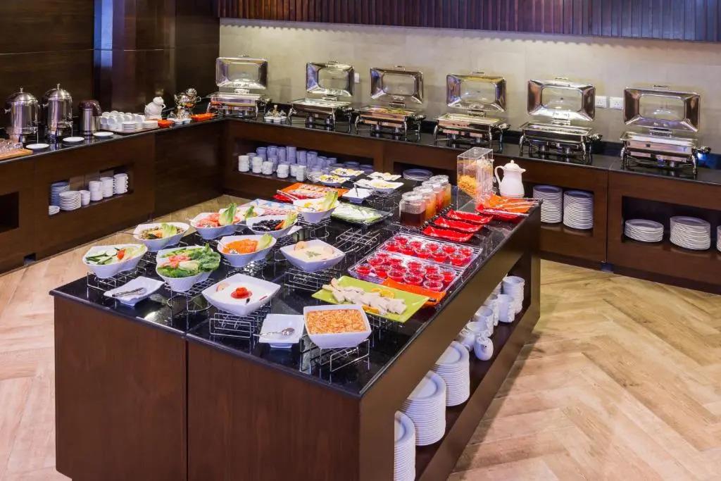 Naviti Warwick Dammam 0*